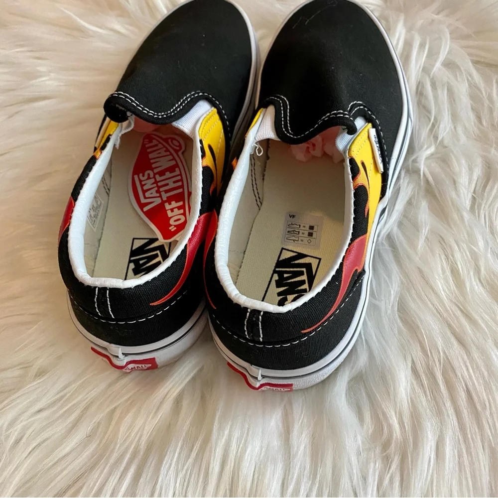 Kids classic slip on flame vans